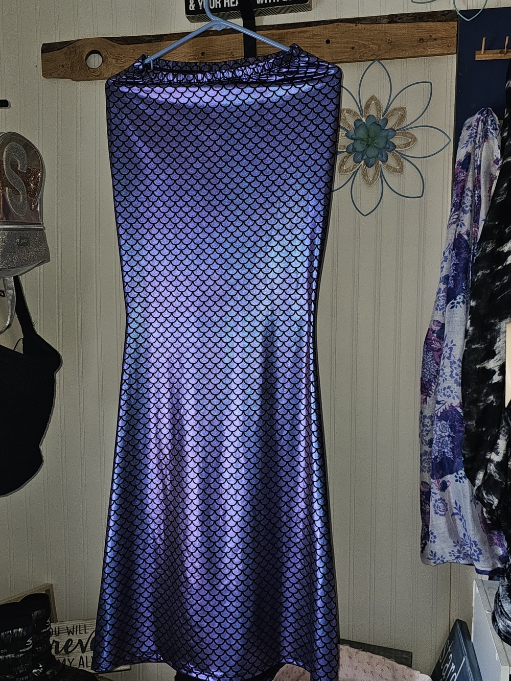 Leg Avenue Iridescent Purple Scale Maxi Skirt Holloween Cosplay Mermaid Tail